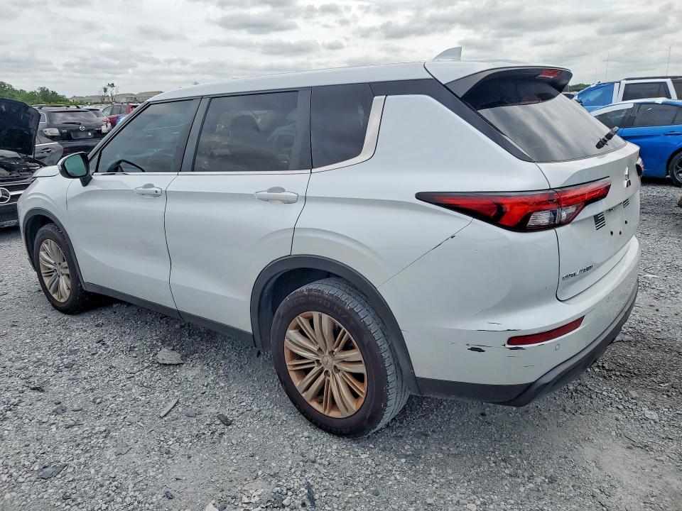 2024 Mitsubishi VIN JA4J3UA80RZ014300 COPART salvage auction — MINOR DENT/SCRATCHES, Fl - Certificate Of Title (P), sold $14,900 on 2026-07-27 (photo 2)