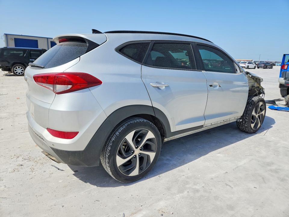 2018 Hyundai Tucson VIN KM8J33A27JU674732 COPART salvage auction — FRONT END, Tx - Salvage Vehicle Title, sold $1,700 on 2026-07-21 (photo 3)