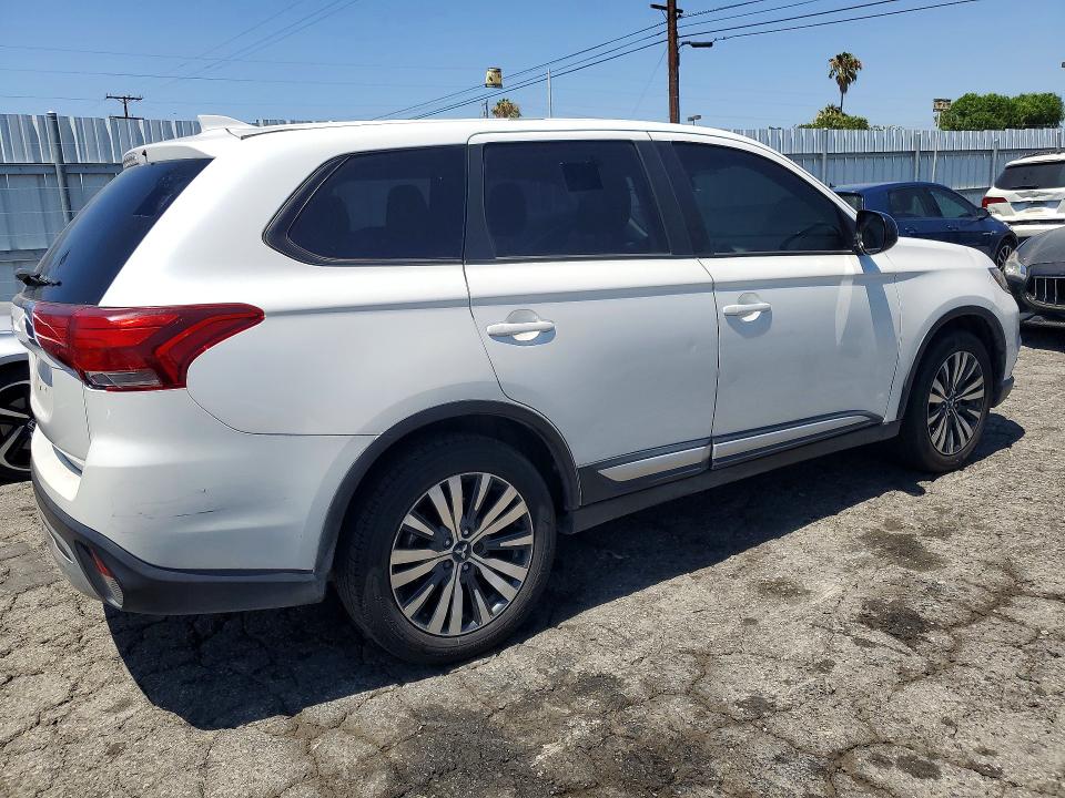 2020 Mitsubishi Outlander VIN JA4AD2A35LZ005282 COPART salvage auction — MINOR DENT/SCRATCHES, Fl - Dis/Dlr/Exp Only Clean Title, sold $650 on 2026-07-08 (photo 3)