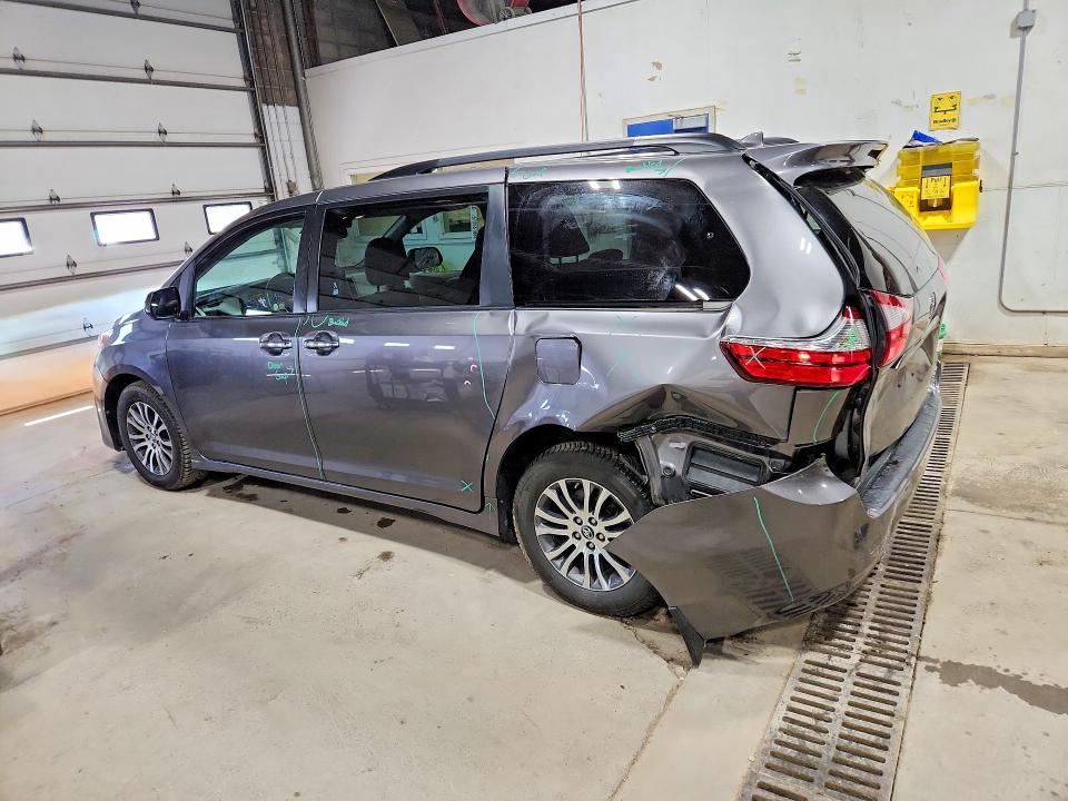 2018 Toyota Sienna VIN 5TDYZ3DC4JS962685 COPART salvage auction — REAR END, Mn - Cert Of Title-Salvage, sold $2,600 on 2026-07-30 (photo 2)