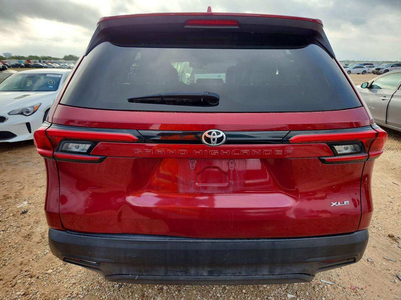2024 Toyota Highlander VIN 5TDAAAA52RS010850 COPART salvage auction — Minor Dent/Scratches, TX - CERTIFICATE OF TITLE, sold $29,750 on 2026-07-08 (photo 6)