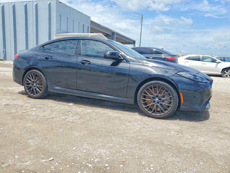 2025 BMW VIN WBA33GG0XS7S16688 COPART salvage auction — WATER/FLOOD, FL - CERT OF TITLE SLVG REBUILDABLE, sold $9,600 on 2026-07-23 (photo 4)