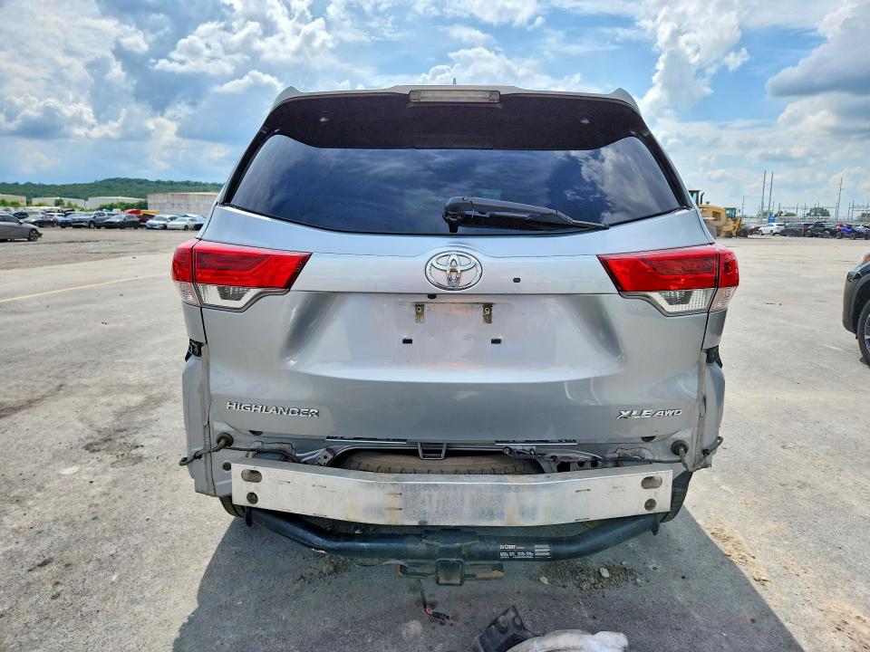 2017 Toyota Highlander VIN 5TDJZRFH5HS512888 COPART salvage auction — FRONT END, Ok - Cert Of Title-Salvage, sold $9,000 on 2026-07-06 (photo 6)
