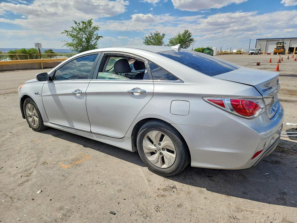 2015 Hyundai VIN KMHEC4A49FA137667 COPART salvage auction — FRONT END, Nm - Certificate Of Title, sold $800 on 2026-07-28 (photo 2)