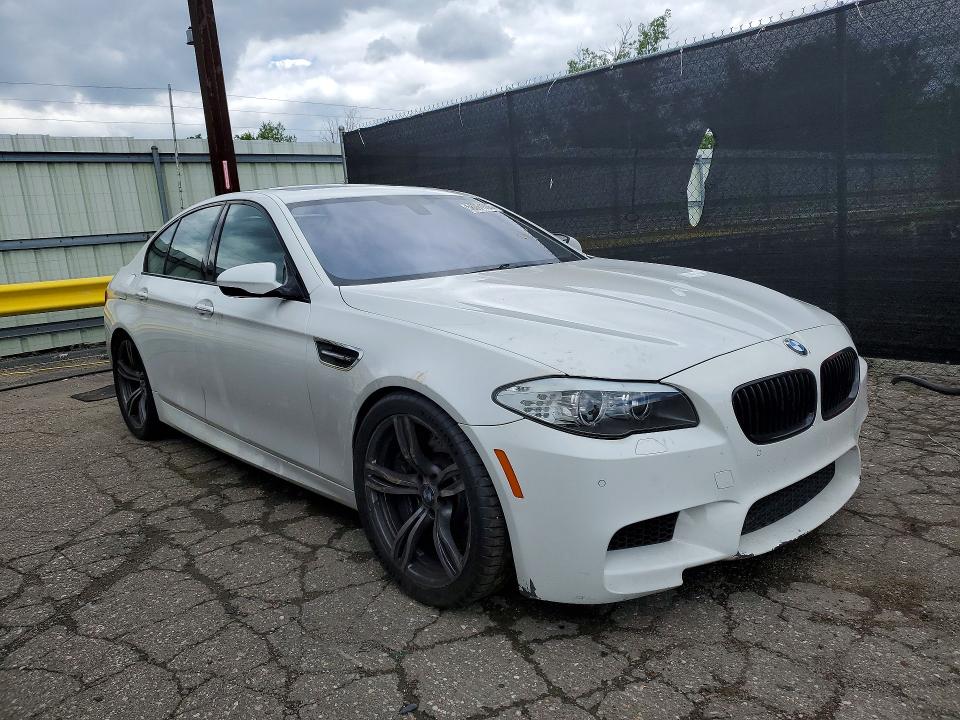 2013 BMW M5 VIN WBSFV9C58DC773514 COPART salvage auction — UNDERCARRIAGE, Mi - Certificate Of Title, sold $2,300 on 2026-07-21 (photo 4)