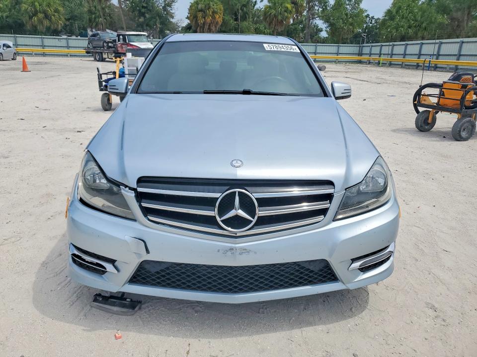 2014 Mercedes-benz VIN WDDGF4HBXEA957897 COPART salvage auction — SIDE, Fl - Cert Of Title Slvg Rebuildable, sold $850 on 2026-07-14 (photo 5)