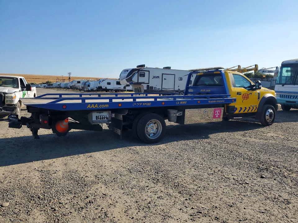 2019 Ford VIN 1FDUF5GT2KEF91303 COPART salvage auction — NORMAL WEAR, Ca - Dis/Dlr/Exp Only Clean Title (P), sold $29,250 on 2026-07-06 (photo 3)