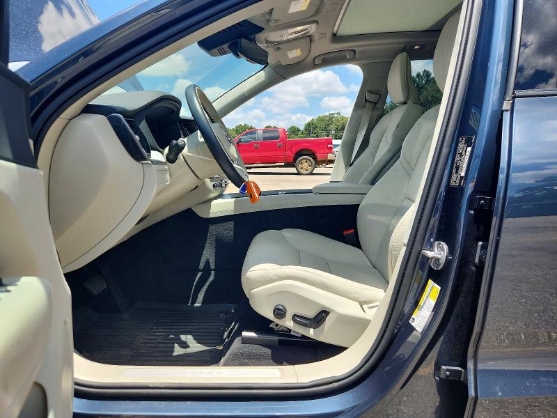 2025 Volvo Xc60 VIN YV4M12RC4S1152848 COPART salvage auction — SIDE, FL - CERT OF TITLE SLVG REBUILDABLE, sold $250 on 2026-07-27 (photo 7)