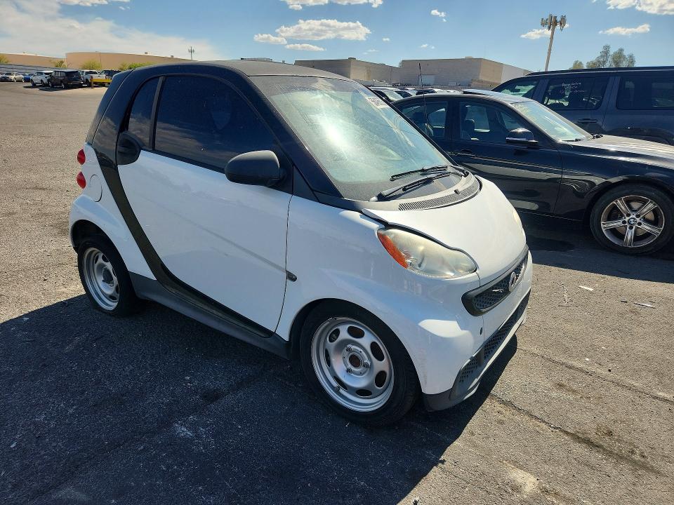 2015 Smart Fortwo VIN WMEEJ3BA4FK806013 COPART salvage auction — MECHANICAL, Nv - Lien Papers, Clean Title, sold $600 on 2026-07-29 (photo 4)