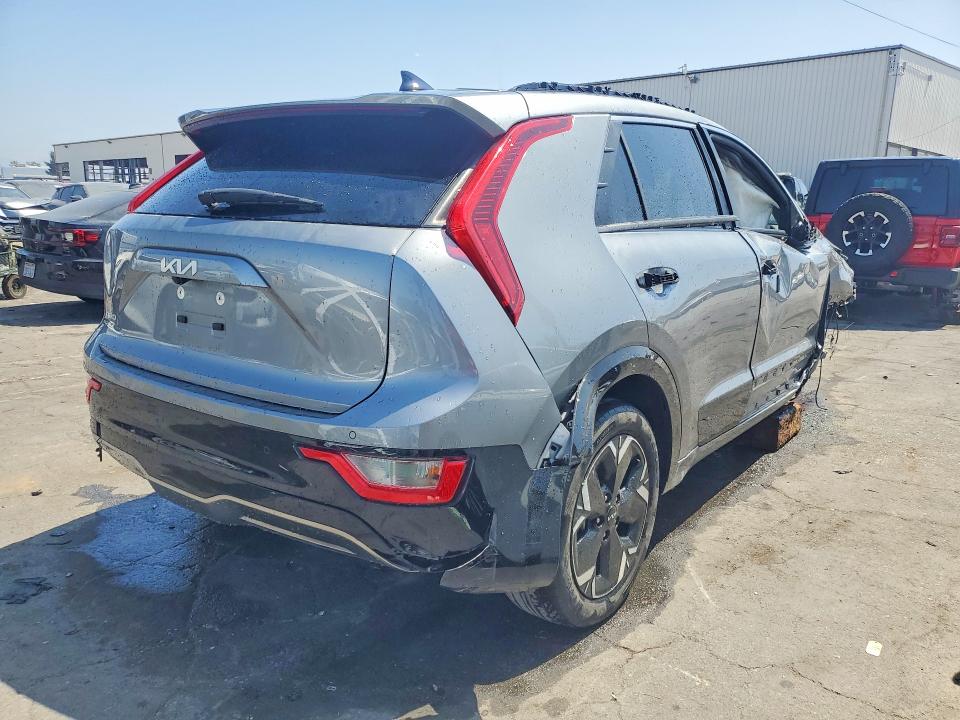 2024 Kia Niro VIN KNDCR3L19R5111056 COPART salvage auction — ROLLOVER, CA - NON-REPAIRABLE VEHICLE CERT, sold $1,600 on 2026-07-22 (photo 3)