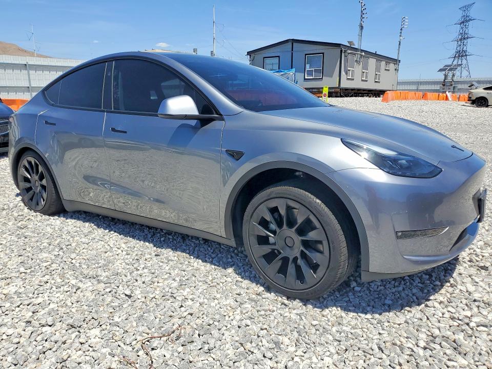 2025 Tesla VIN 7SAYGAEE0SF269020 COPART salvage auction — REAR END, Nv - Salvage Title, sold $13,800 on 2026-07-20 (photo 4)