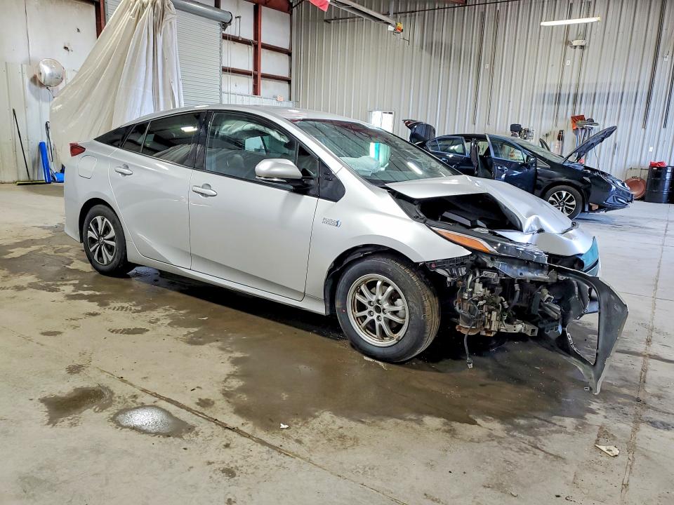 2017 Toyota Prius VIN JTDKARFP2H3003748 COPART salvage auction — FRONT END, NY - MV-907A SALVAGE CERTIFICATE, sold $2,600 on 2026-07-22 (photo 4)