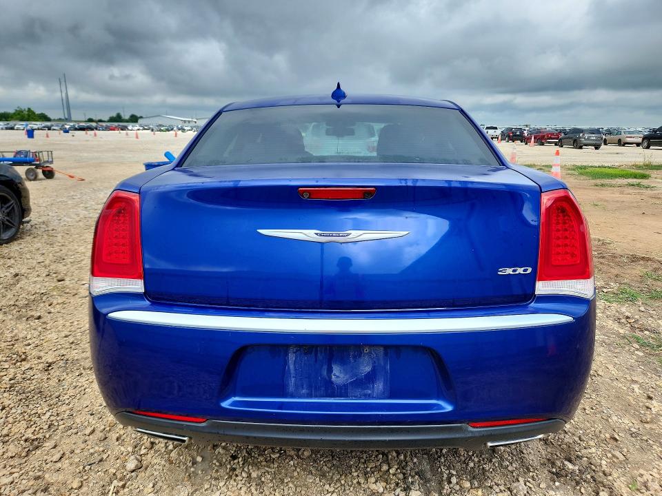 2019 Chrysler 300 VIN 2C3CCAAG8KH617008 COPART salvage auction — NORMAL WEAR, Tx - Certificate Of Title, sold $2,900 on 2026-07-07 (photo 6)