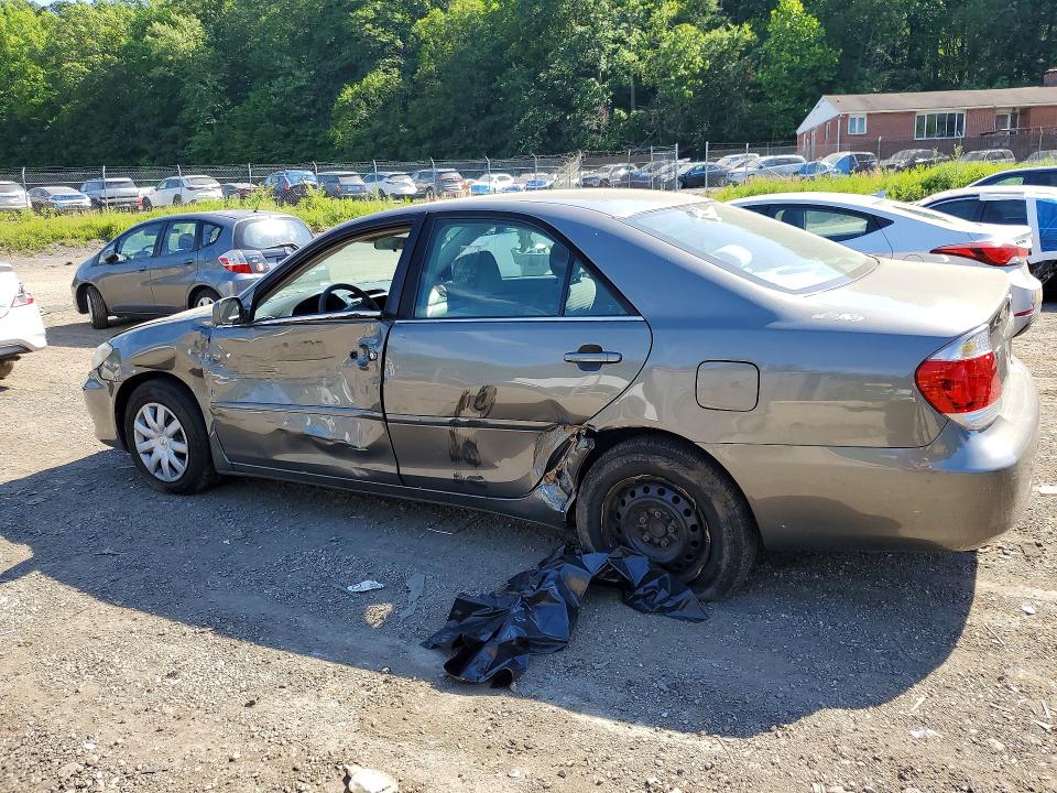 2005 Toyota Camry VIN 4T1BE30KX5U964145 COPART salvage auction — SIDE, Md - Cert Of Salvage > 75% Damage, sold $450 on 2026-07-02 (photo 2)