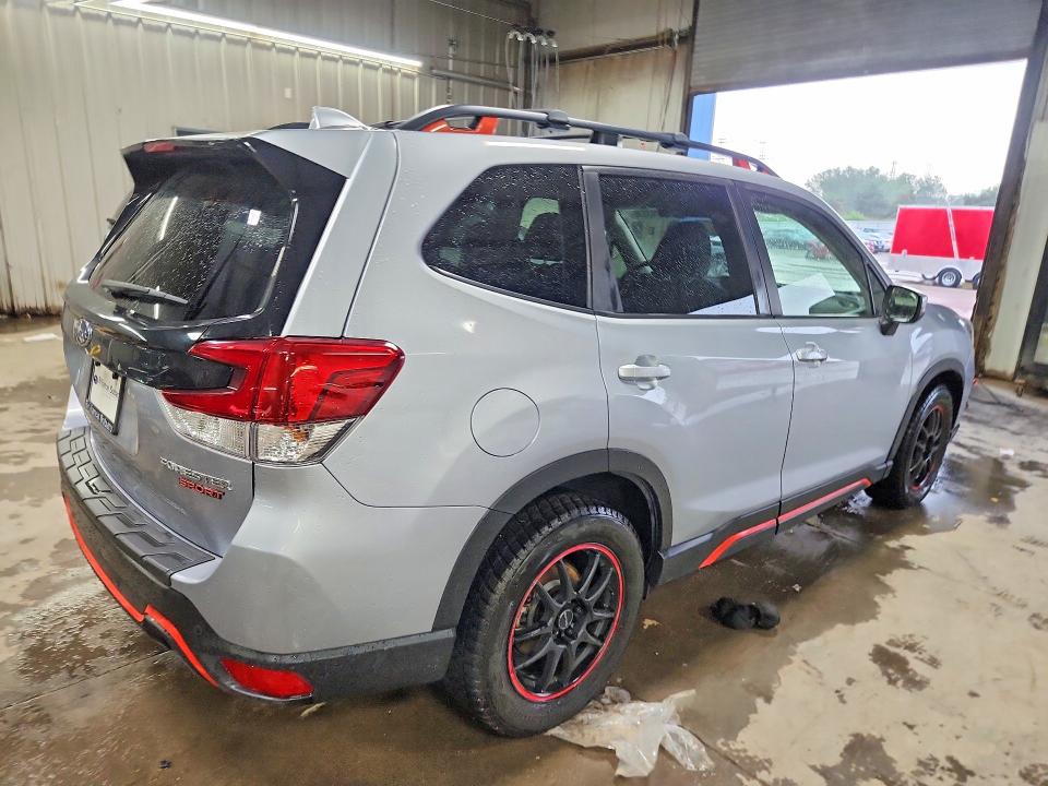 2020 Subaru VIN JF2SKARC5LH413724 COPART salvage auction — WATER/FLOOD, Il - Salvage Cert-Flood, sold $8,400 on 2026-07-14 (photo 3)