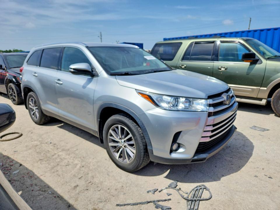 2019 Toyota Highlander VIN 5TDJZRFH9KS588346 COPART salvage auction — SIDE, In - Cert Of Title-Salvage Title, sold $3,050 on 2026-07-24 (photo 4)