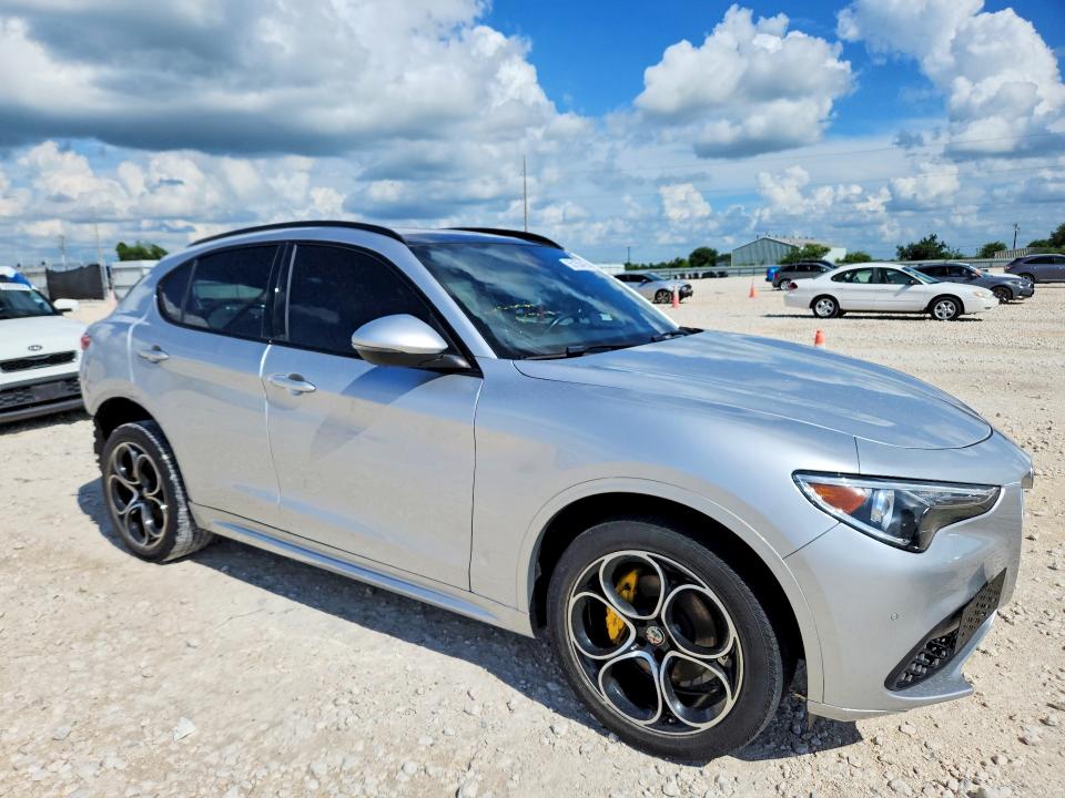 2021 Alfa romeo Stelvio VIN ZASPAKBN8M7D19859 COPART salvage auction — REAR END, Tx - Salvage Vehicle Title, sold $225 on 2026-07-23 (photo 4)