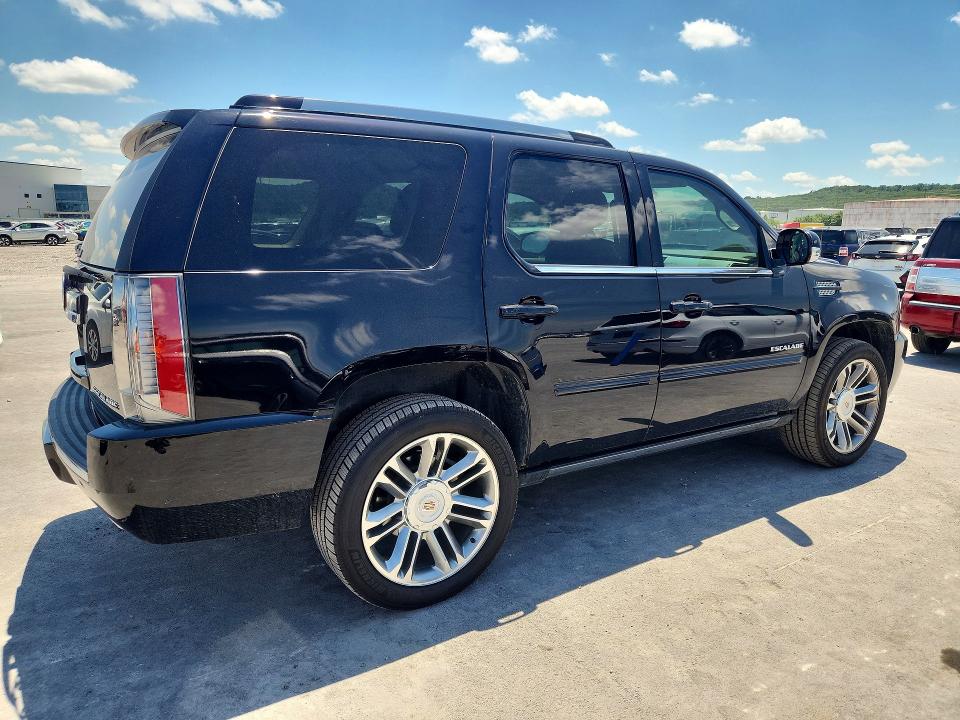 2014 Cadillac Escalade VIN 1GYS3CEF8ER150756 COPART salvage auction — HAIL, Ok - Cert Of Title-Salvage, sold $12,800 on 2026-10-07 (photo 3)