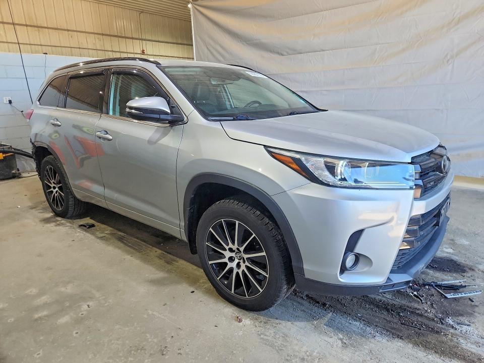 2018 Toyota Highlander VIN 5TDJZRFH6JS495086 COPART salvage auction — SIDE, NH - CERT OF TITLE-SALVAGE, sold $5,900 on 2026-07-28 (photo 4)