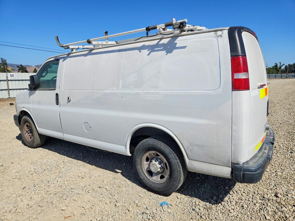 2019 Chevrolet Express 2500 VIN 1GCWGAFP9K1221416 COPART salvage auction — MINOR DENT/SCRATCHES, Ca - Dis/Dlr/Exp Only Clean Title, sold $10,800 on 2026-07-07 (photo 2)