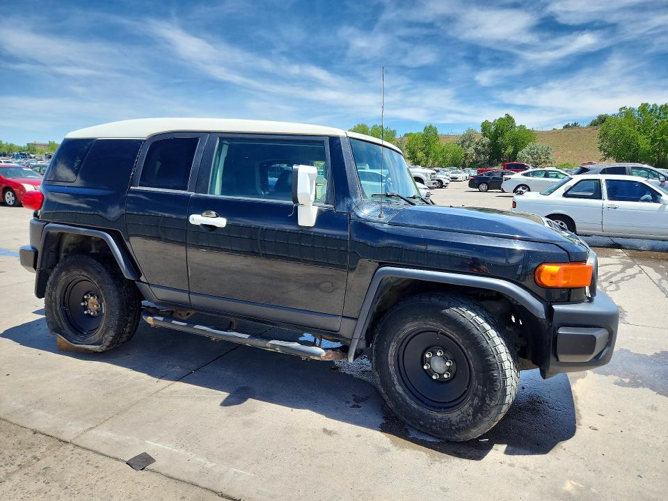 2007 Toyota Fj cruiser VIN JTEBU11F270086875 COPART salvage auction — FRONT END, Co - Public - Salvage Title, sold $2,900 on 2026-07-27 (photo 4)