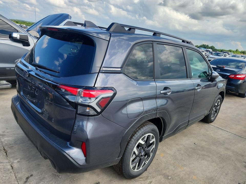 2026 Subaru Forester VIN 4S4SLDD65T3071036 COPART salvage auction — MINOR DENT/SCRATCHES, Fl - Certificate Of Title, sold $12,300 on 2026-07-30 (photo 3)