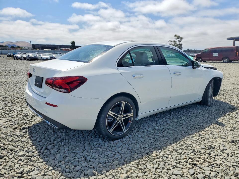 2022 Mercedes-benz A-klasse VIN W1K3G4EB6NJ363758 COPART salvage auction — FRONT END, Salvage Title, sold $8,100 on 2026-07-16 (photo 3)