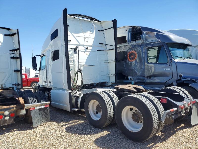 2023 Volvo Vnl VIN 4V4NC9EH8PN334892 COPART salvage auction — FRONT END, AZ - CERT OF TITLE - SALVAGE, sold $150 on 2026-07-12 (photo 3)