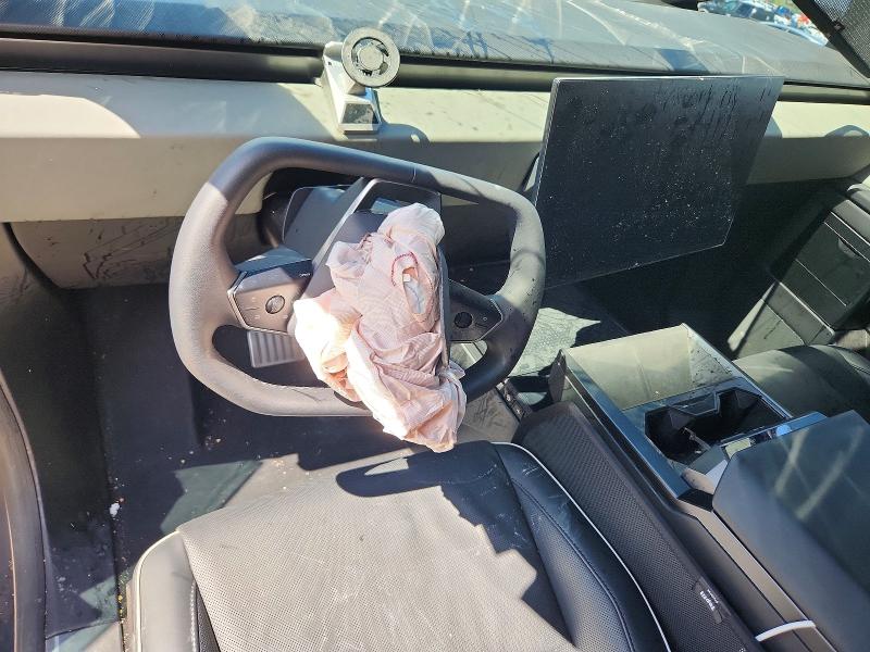 2025 Tesla Cybertruck VIN 7G2CEHED0SA067723 COPART salvage auction — SIDE, TX - SALVAGE VEHICLE TITLE, sold $15,500 on 2026-08-27 (photo 8)