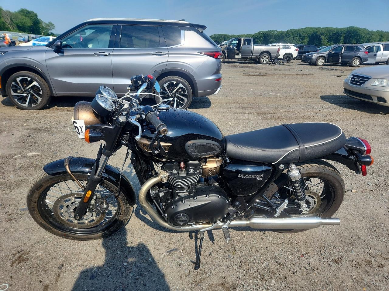 2024 Triumph Motorcycle BONNEVILLE VIN SMTD10G71RTBP4158 COPART salvage auction — Minor Dent/Scratches, MA - CERT OF TITLE-SALVAGE (P), sold $3,250 on 2026-07-09 (photo 3)