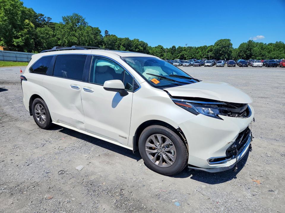 2021 Toyota Sienna VIN 5TDYRKEC6MS026628 COPART salvage auction — FRONT END, Nc - Salvage Certificate Of Title, sold $11,300 on 2026-08-19 (photo 4)