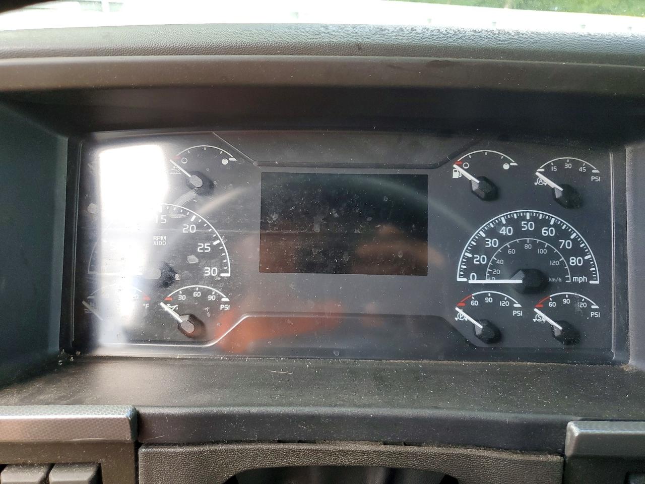 2021 Volvo VIN 4V4NC9EH6MN270511 COPART salvage auction — Front End, Sc - Salvage Title, sold $23,000 on 2026-07-08 (photo 8)