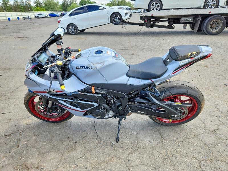 2024 Suzuki Gsx-r VIN JS1DM11B1R7100442 COPART salvage auction — ROLLOVER, Pa - Certificate Of Salvage, sold $6,200 on 2026-07-02 (photo 3)