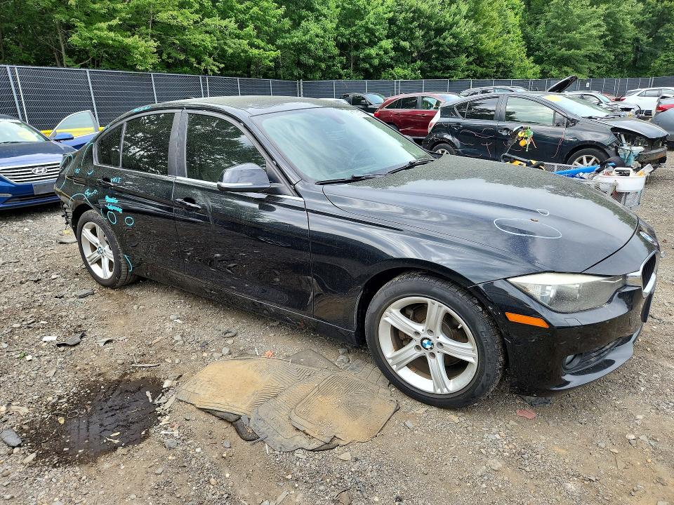 2015 BMW 3er VIN WBA3B5C54FP652967 COPART salvage auction — REAR END, Md - Cert Of Salvage > 75% Damage, sold $225 on 2026-08-21 (photo 4)