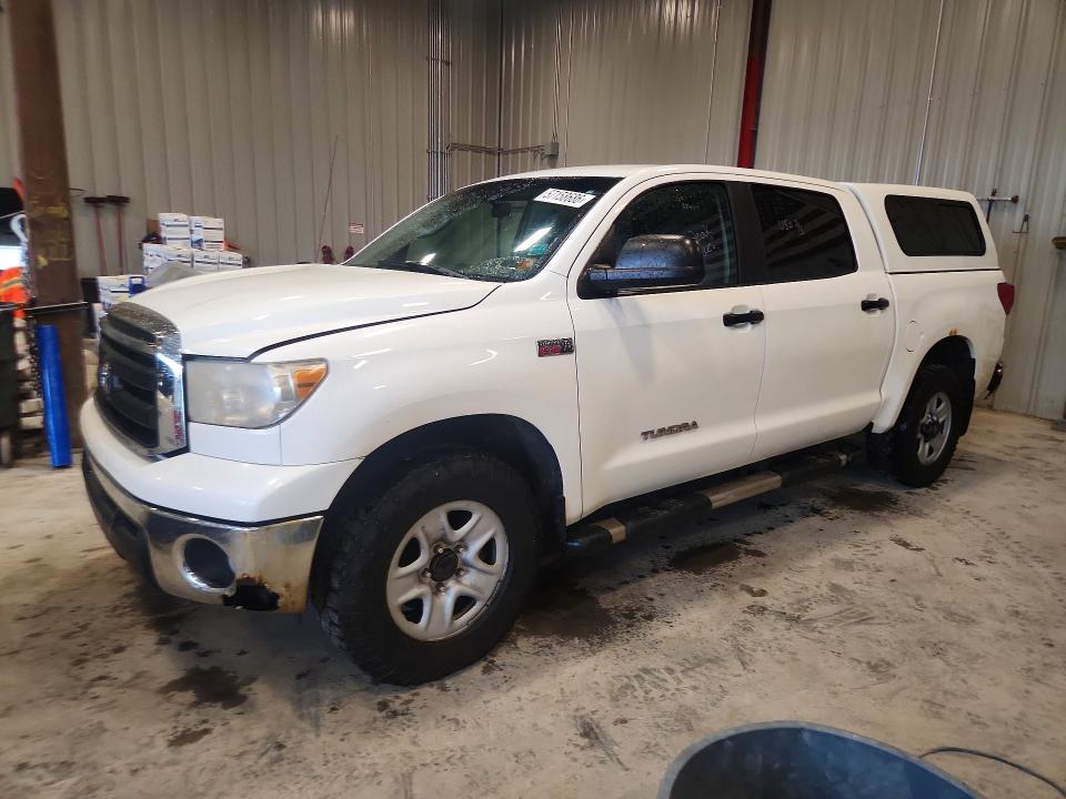 2010 Toyota Tundra VIN 5TFDW5F19AX151943 COPART salvage auction — MINOR DENT/SCRATCHES, Wi - Certificate Of Title (P), sold $3,900 on 2026-07-13 (photo 1)