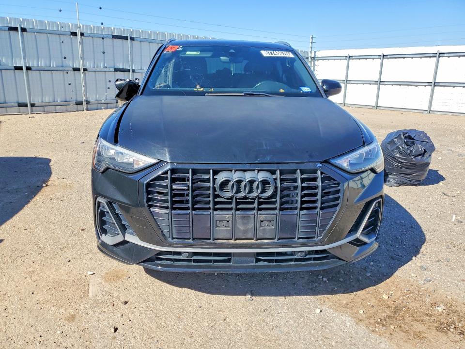 2020 Audi Q3 VIN WA1DECF3XL1110083 COPART salvage auction — SIDE, TX - CERT OF TITLE-REBUILT SALVAGE, sold $2,550 on 2026-07-14 (photo 5)
