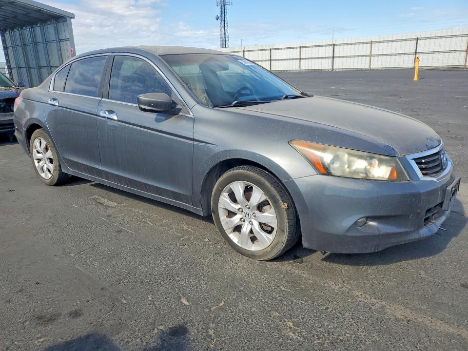 2008 Honda Accord VIN 1HGCP36858A030111 COPART salvage auction — MINOR DENT/SCRATCHES, Tx - Dis/Dlr/Exp Only Clean Title, sold $700 on 2026-07-02 (photo 4)