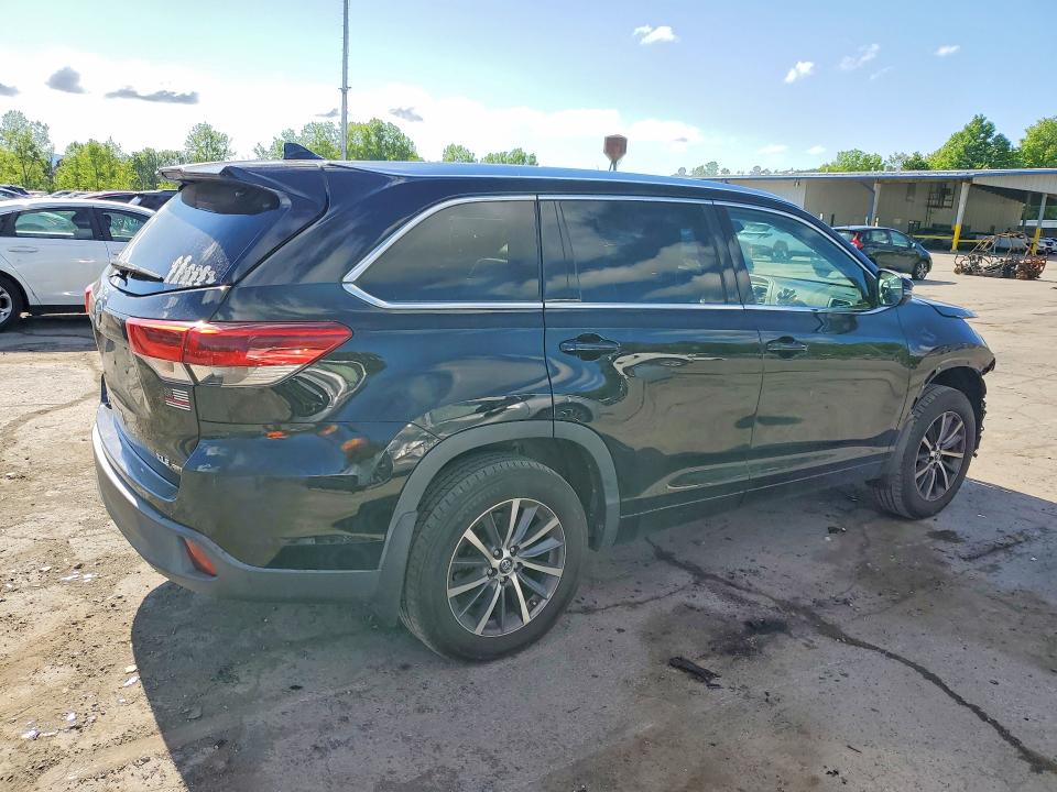 2017 Toyota Highlander VIN 5TDJZRFH7HS482504 COPART salvage auction — FRONT END, Salvage Title, sold $9,600 on 2026-07-09 (photo 3)