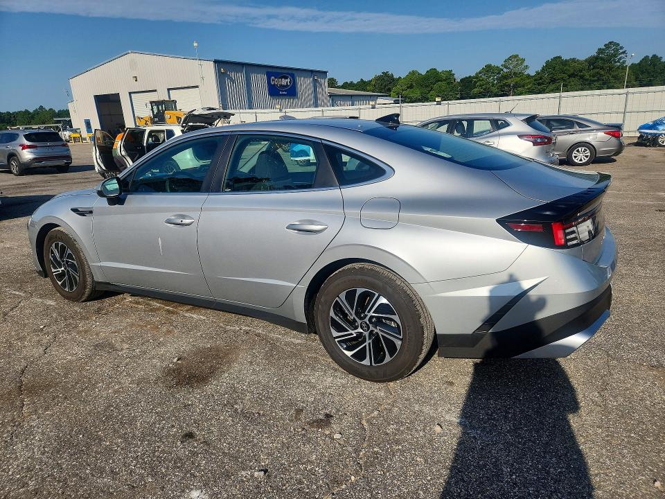 2026 Hyundai Sonata hybrid VIN KMHL24JJ6TA158021 COPART salvage auction — FRONT END, FL - CERTIFICATE OF TITLE, sold $12,700 on 2026-07-13 (photo 2)
