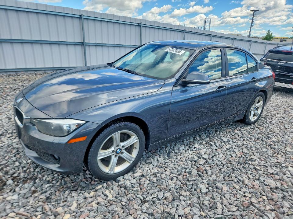 2015 BMW VIN WBA3C3G55FNT51132 COPART salvage auction — MINOR DENT/SCRATCHES, Wi - Certificate Of Title, sold $800 on 2026-07-06 (photo 1)