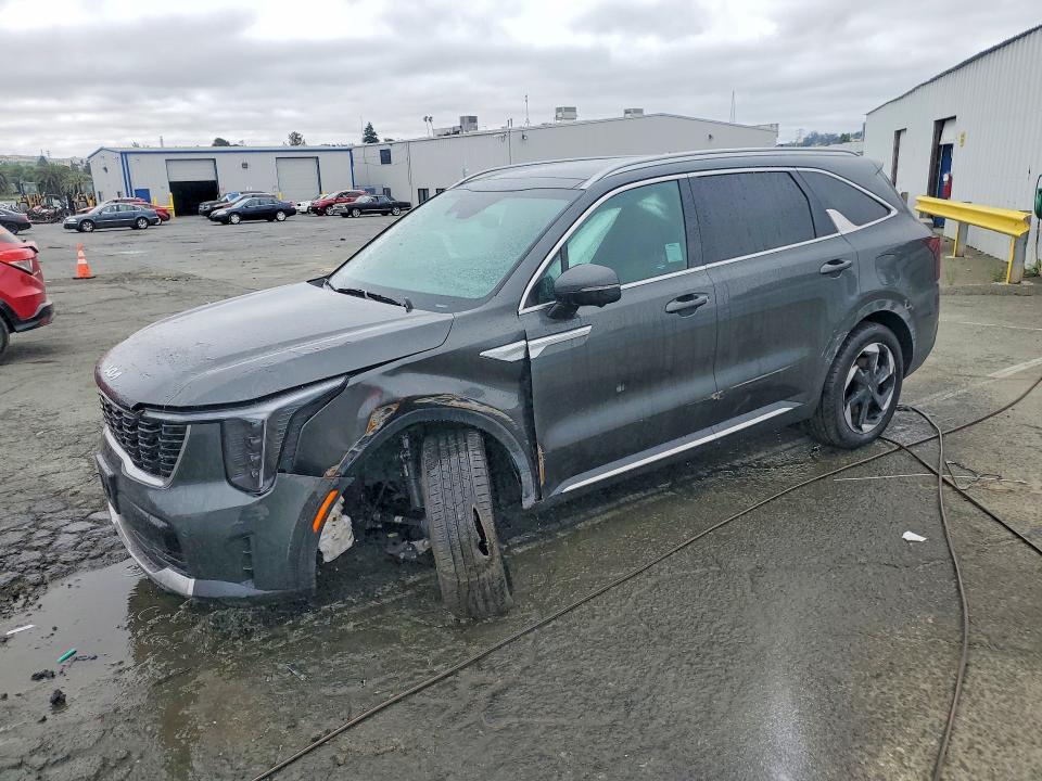 2025 Kia Sorento VIN KNDRKDJG8S5414928 COPART salvage auction — FRONT END, CA - CERTIFICATE OF TITLE, sold $17,000 on 2026-07-14 (photo 1)