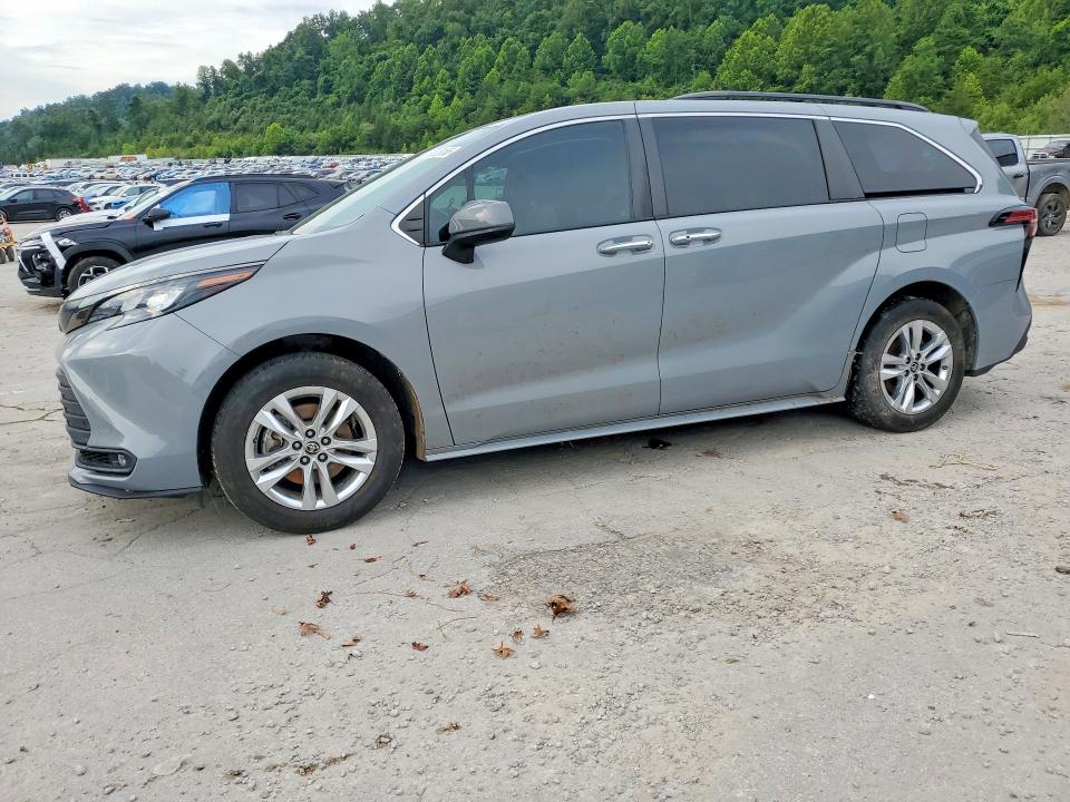 2022 Toyota Sienna VIN 5TDASKFC8NS051259 COPART salvage auction — ROLLOVER, NC - SALVAGE CERTIFICATE OF TITLE, sold $250 on 2026-07-30 (photo 1)