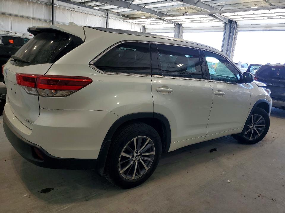 2017 Toyota Highlander VIN 5TDJZRFH1HS519305 COPART salvage auction — FRONT END, Ne - Cert Of Title-Salvage, sold $7,800 on 2026-07-14 (photo 3)