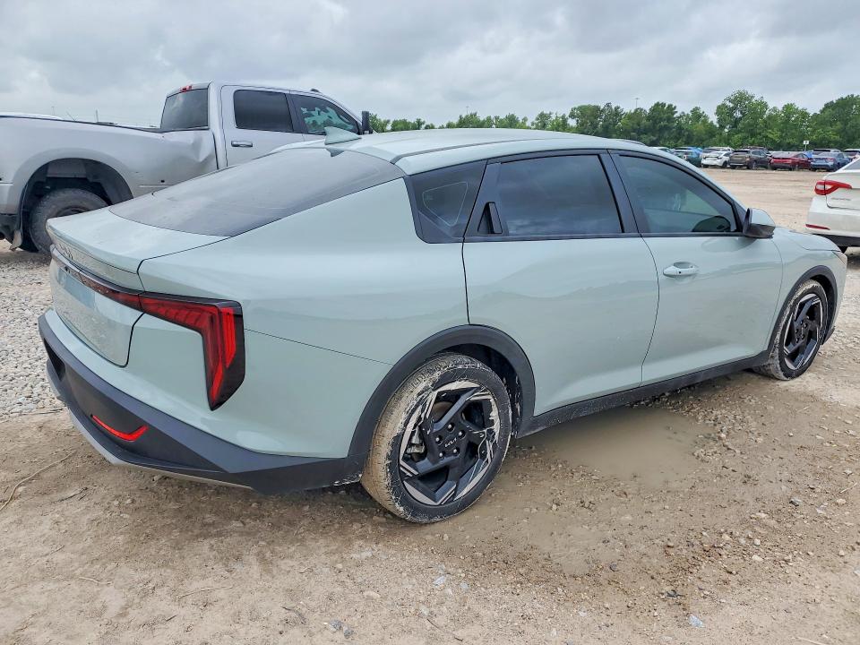 2025 Kia K4 VIN 3KPFU4DE2SE015377 COPART salvage auction — WATER/FLOOD, Tx - Salvage Title-Flood Damage, sold $8,100 on 2026-07-02 (photo 3)
