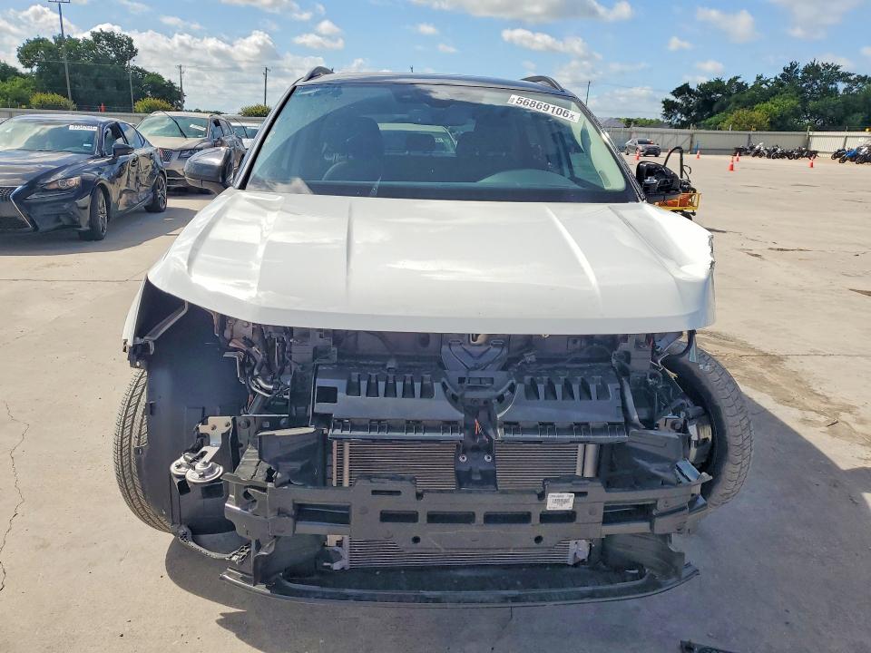 2025 Volkswagen Taos VIN 3VV3C7B25SM050406 COPART salvage auction — WATER/FLOOD, Tx - Salvage Vehicle Title, sold $9,000 on 2026-08-24 (photo 5)