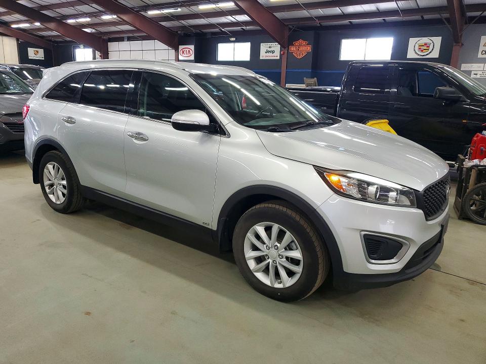 2016 Kia Sorento VIN 5XYPGDA50GG161920 COPART salvage auction — MINOR DENT/SCRATCHES, NH - CERTIFICATE OF TITLE, sold $2,600 on 2026-07-02 (photo 4)