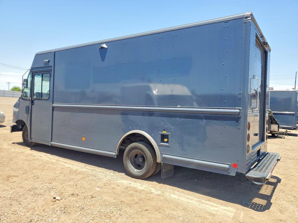 2019 Ford Econoline VIN 1FC3E4K68KDC48256 COPART salvage auction — MINOR DENT/SCRATCHES, Az - Certificate Of Title, sold $24,800 on 2026-07-30 (photo 2)