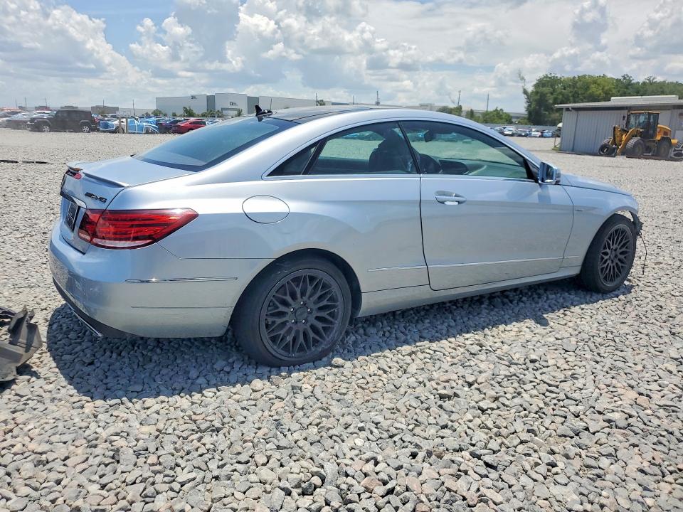 2014 Mercedes-benz E-klasse VIN WDDKJ5KB1EF284251 COPART salvage auction — FRONT END, FL - CERT OF TITLE SLVG REBUILDABLE, sold $1,200 on 2026-07-27 (photo 3)