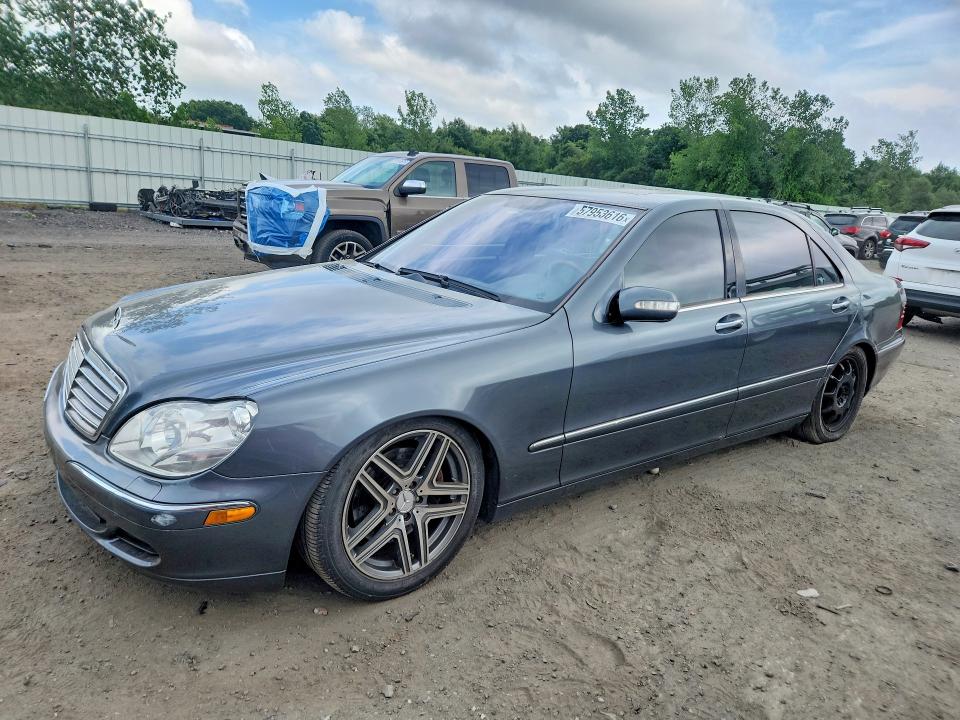 2005 Mercedes-benz S class VIN WDBNG84J95A455934 COPART salvage auction — MINOR DENT/SCRATCHES, MA - CERTIFICATE OF TITLE, sold $450 on 2026-07-15 (photo 1)