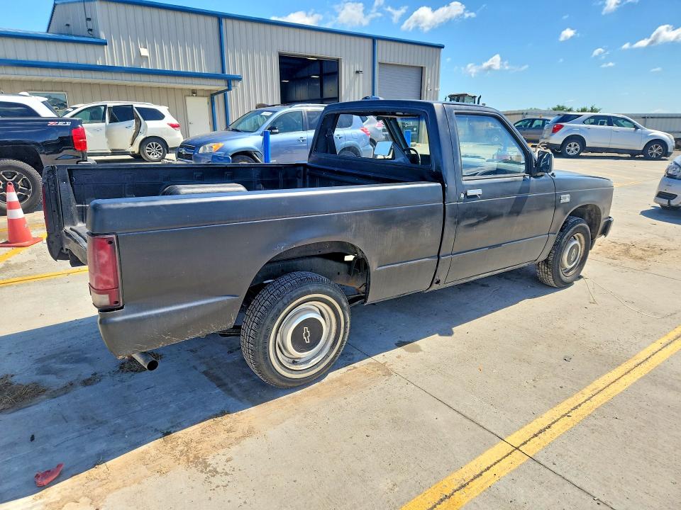 1986 Chevrolet S-10 pickup VIN 1GCBS14E2G2138328 COPART salvage auction — REAR END, Ky - Bill Of Sale/Part Only/No Titl, sold $350 on 2026-07-09 (photo 3)